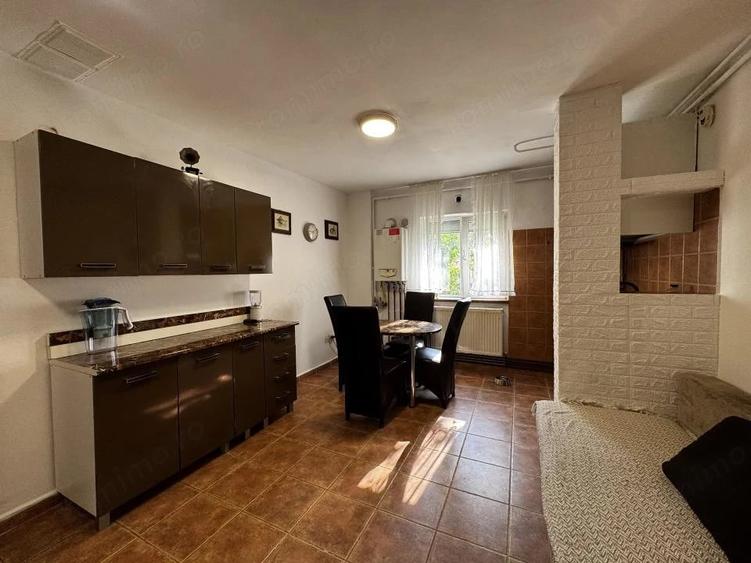 Apartament cu 2 camere semidecomandat în Girocului