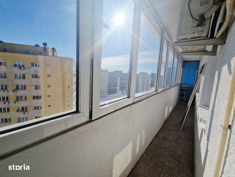 Apartament cu 3 camere decomandat în Vitan