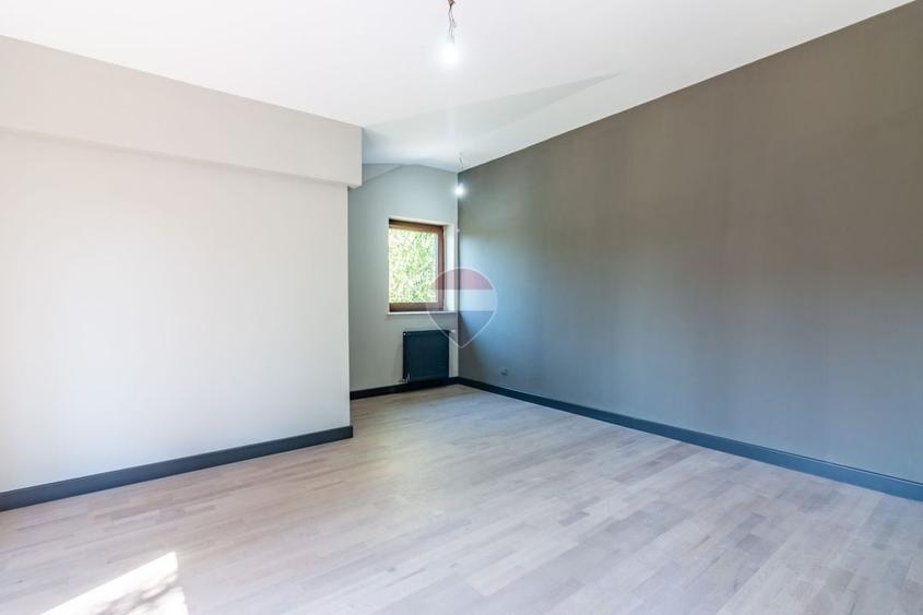 Casă individuală cu 5 camere cu Teren 599 Mp în Corbeanca