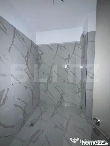 Apartament cu 3 camere decomandat în Micro 6