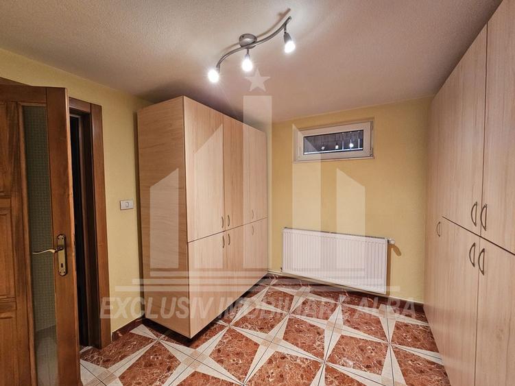 Casă individuală cu 5 camere cu Canalizare în Micești