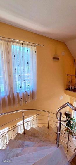 Casă cu 5 camere cu Teren 528.29 Mp în Central