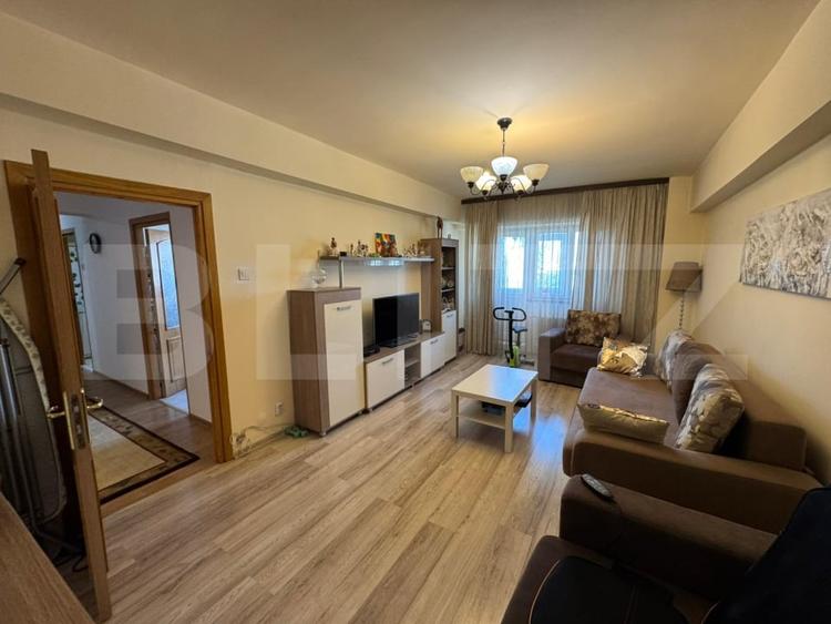Apartament cu 4 camere decomandat, mobilat în Central
