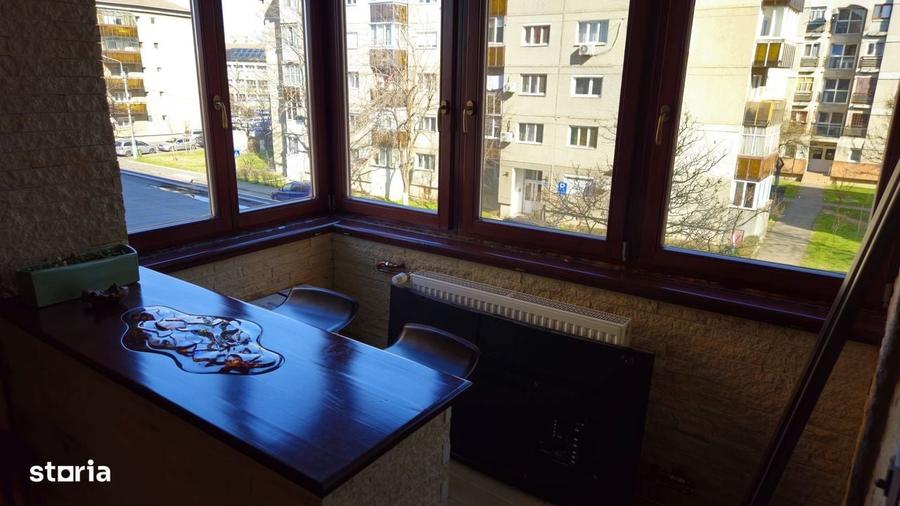 Apartament cu 3 camere decomandat în Rogerius