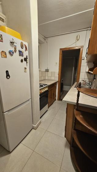 Apartament cu 3 camere semidecomandat în Exterior Vest