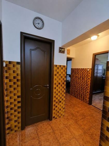 Apartament cu 3 camere decomandat, mobilat în Drumul Taberei