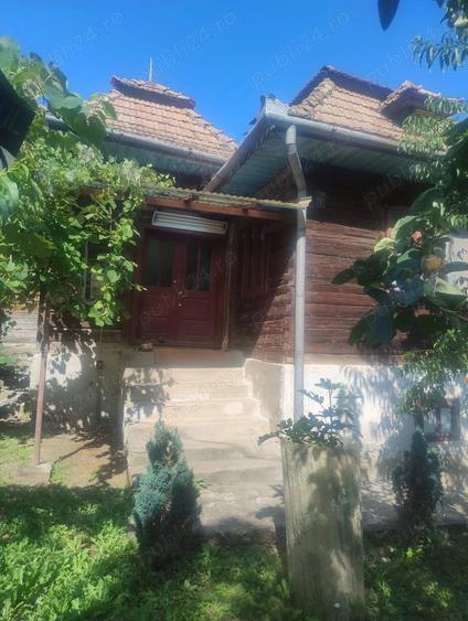 Casă cu 4 camere în Cacova Ierii