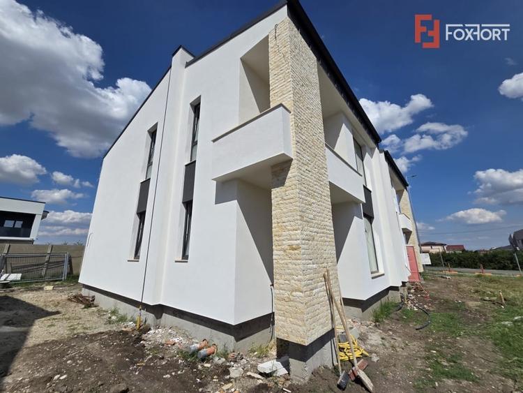 Duplex cu 4 camere cu Canalizare în Moșnița Nouă
