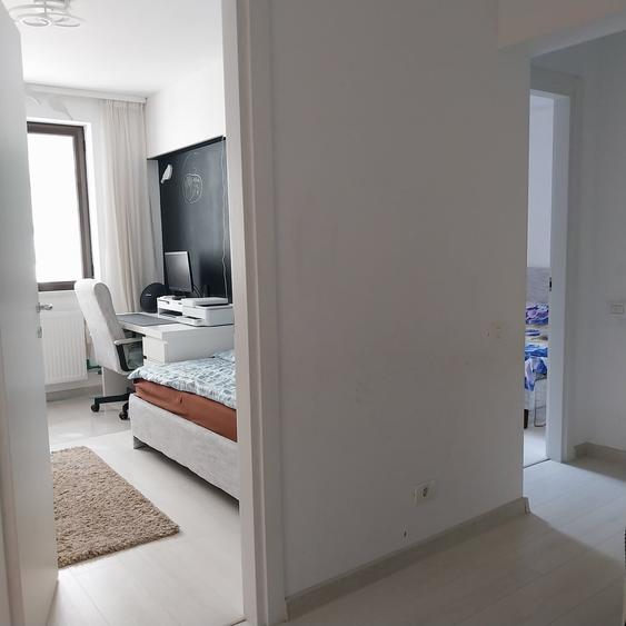 Apartament cu 3 camere decomandat în Tineretului