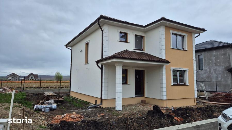 Casă cu 5 camere cu Teren 340 Mp în Șura Mică