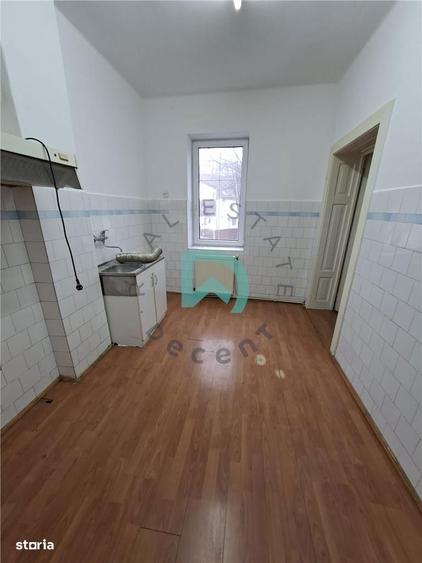 Casă cu 6 camere cu Teren 50 Mp în Centrul Istoric