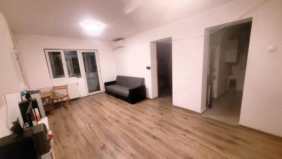 Apartament cu 3 camere semidecomandat în Central
