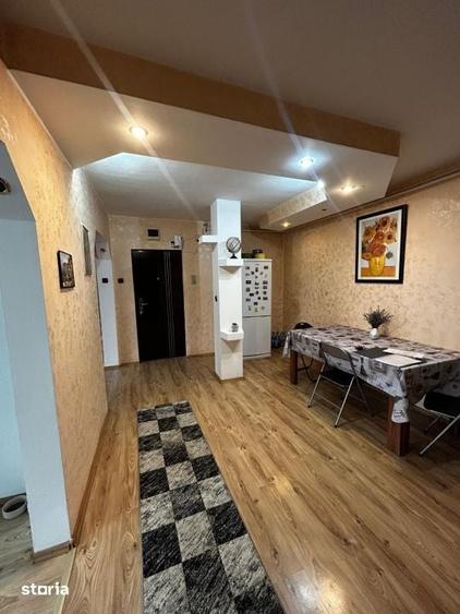 Apartament cu 4 camere decomandat în Republicii