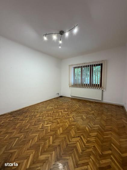 Casă cu 1 camere cu Teren 100 Mp în Andrei Mureșanu