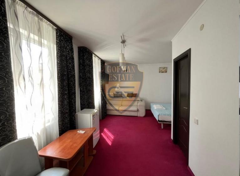Casă individuală cu 9 camere cu Canalizare în Nord