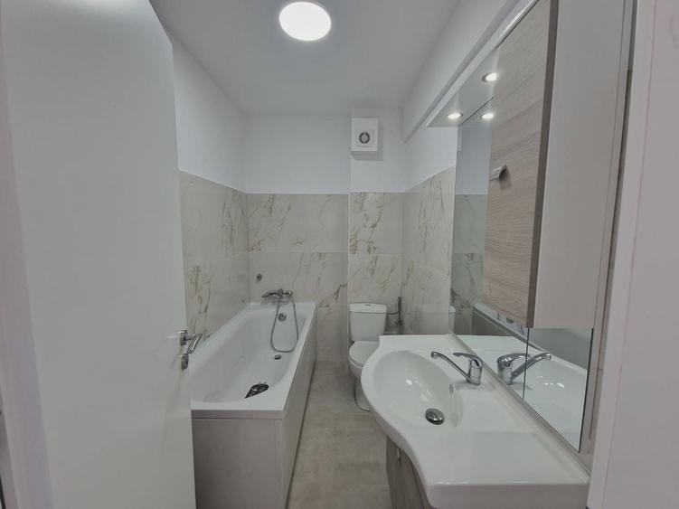 Apartament cu 3 camere semidecomandat în Someșeni
