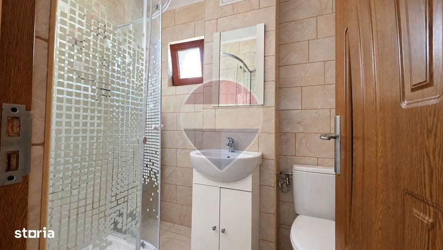 Apartament cu 2 camere semidecomandat în Coman