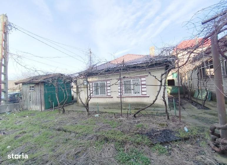 Casă cu 4 camere cu Teren 350 Mp în Central