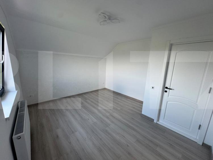 Casă cu 4 camere cu Teren 1000 Mp în Băiceni