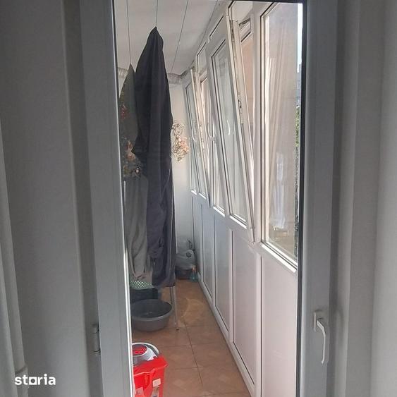 Apartament cu 3 camere decomandat în Tineretului
