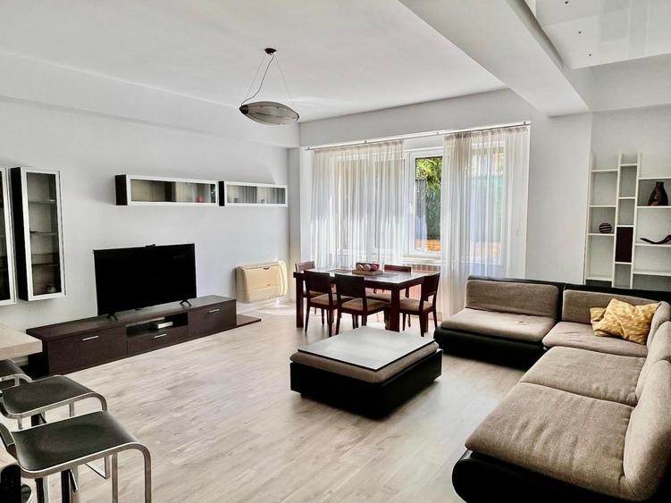 Apartament cu 3 camere, mobilat în Iancu Nicolae