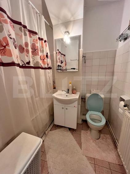 Apartament cu 2 camere semidecomandat, mobilat în Micro 4