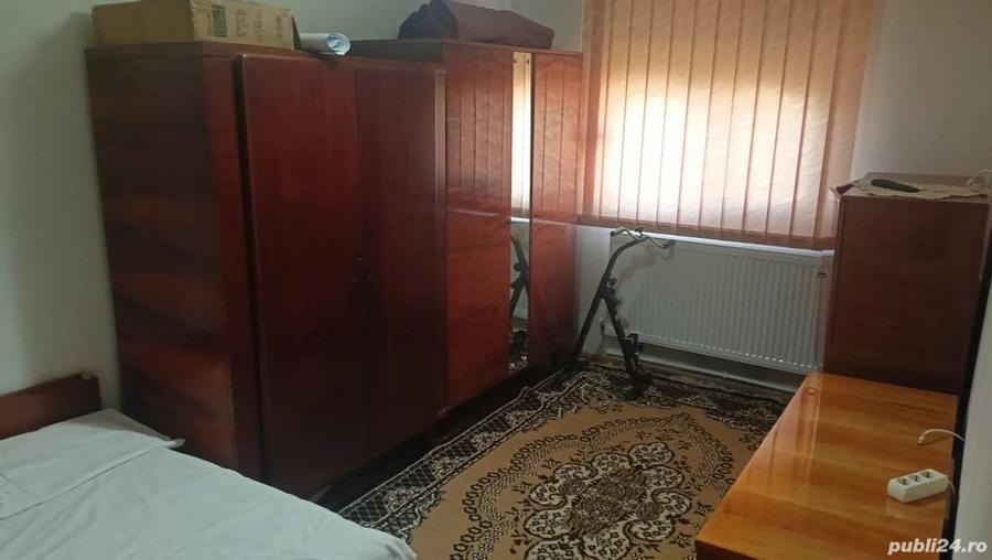 Apartament cu 3 camere semidecomandat în Gara