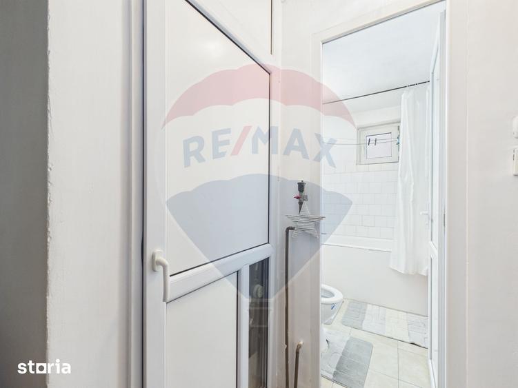 Apartament cu 4 camere decomandat în Rahova