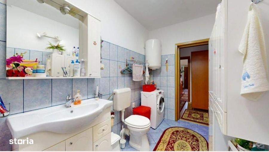 Casă cu 8 camere cu Teren 420 Mp în Nord