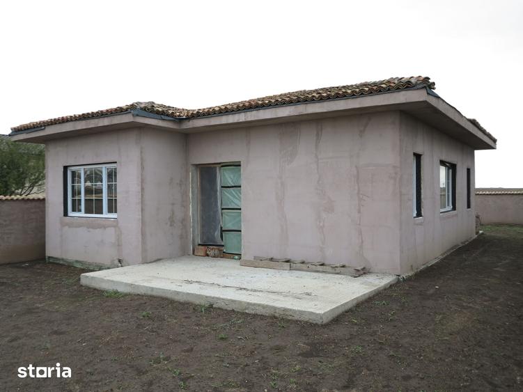Casă cu 3 camere cu Teren 400 Mp în Limanu