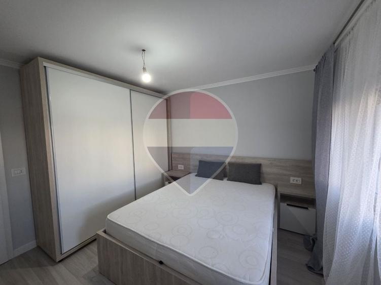 Apartament cu 2 camere semidecomandat, mobilat în Micălaca