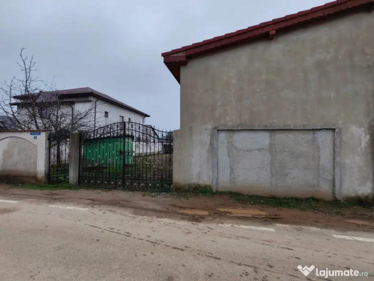 Teren de 680 mp, în Malu Mare