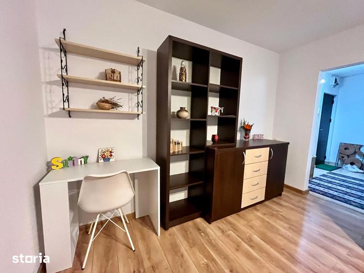 Apartament cu 2 camere semidecomandat în Podu Roș