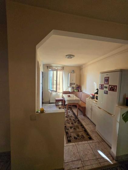 Apartament cu 3 camere decomandat în Luduș