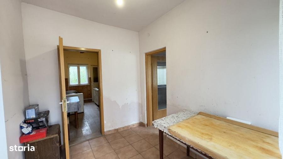 Casă cu 3 camere în Central