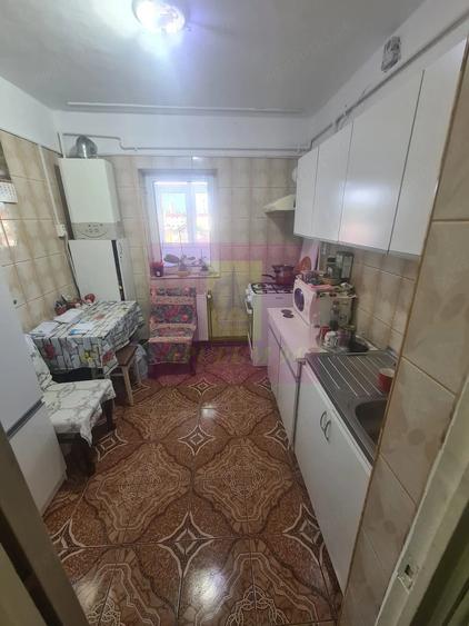 Apartament cu 3 camere decomandat în Câmpina