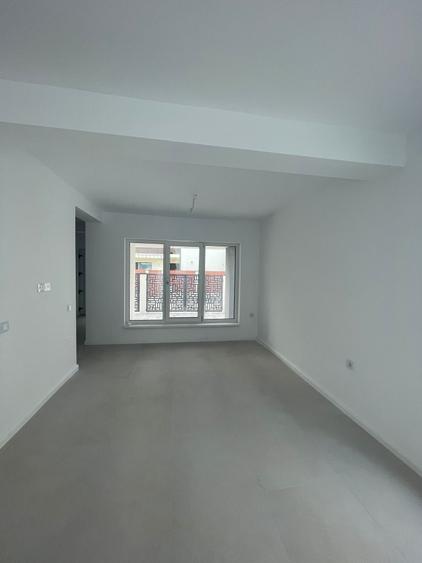 Casă individuală cu 4 camere cu Canalizare în Central