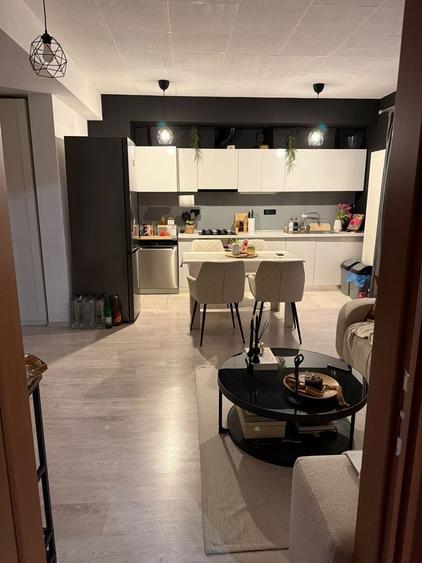 Apartament cu 2 camere decomandat, mobilat în Aradului