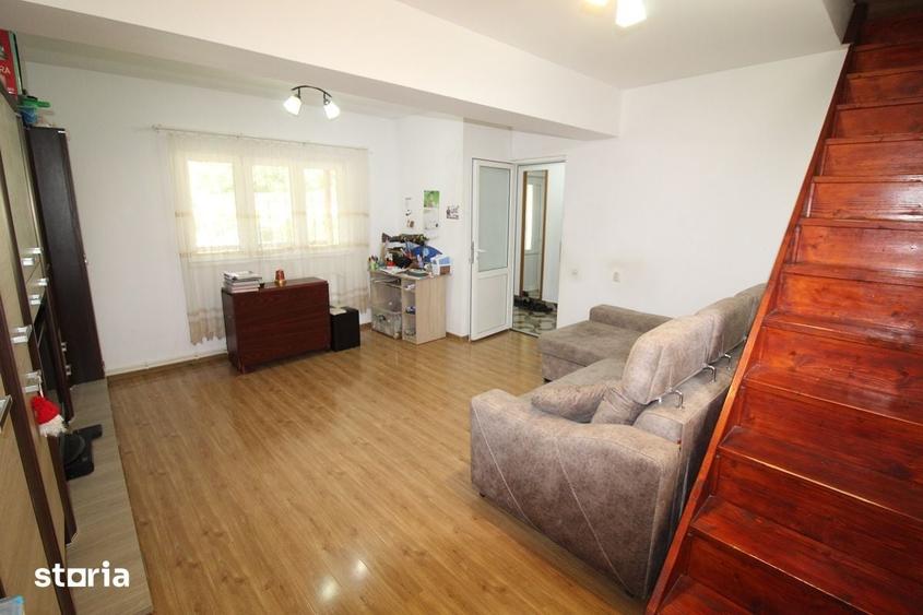 Casă cu 6 camere cu Teren 1100 Mp în Ghelari