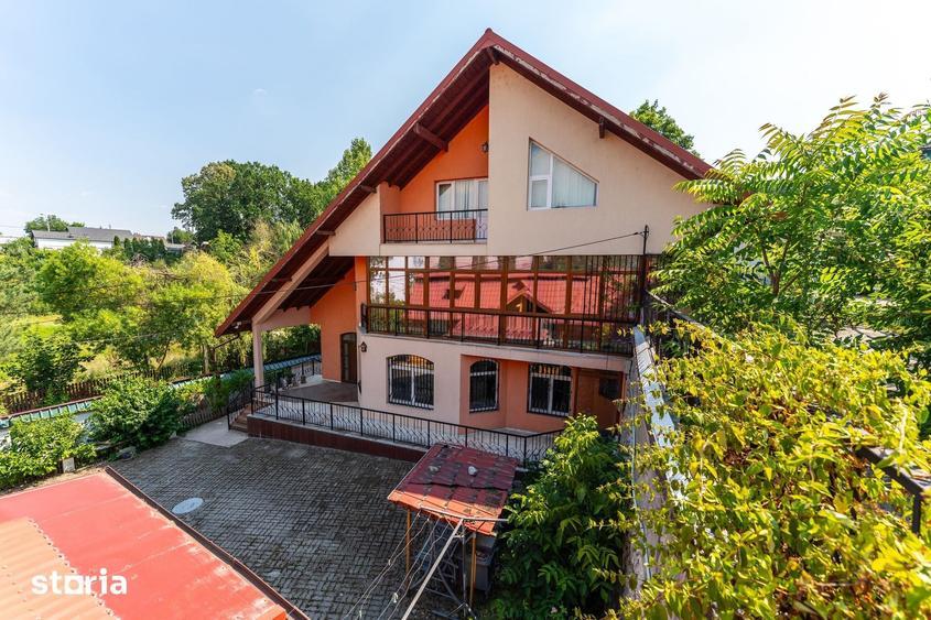 Casă cu 5 camere cu Teren 1402 Mp în Găvana
