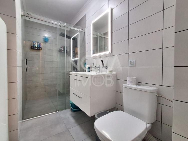 Apartament cu 3 camere decomandat, mobilat în Lazaret