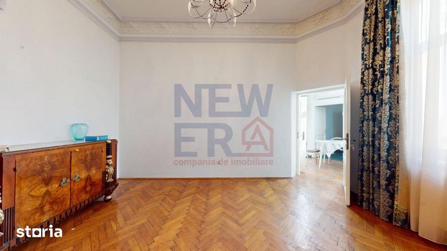 Casă cu 9 camere cu Teren 221 Mp în Eminescu