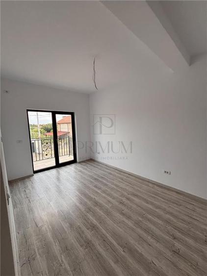 Duplex cu 5 camere cu Canalizare în Moșnița Nouă