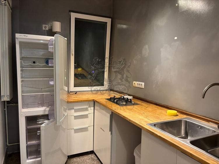 Apartament cu 3 camere semidecomandat, mobilat în Cișmigiu