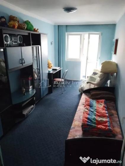 Apartament cu 4 camere decomandat în Ostroveni