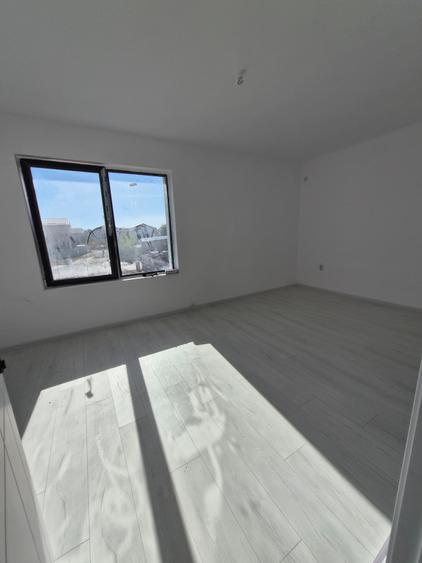 Duplex cu 4 camere cu Canalizare în Haliu