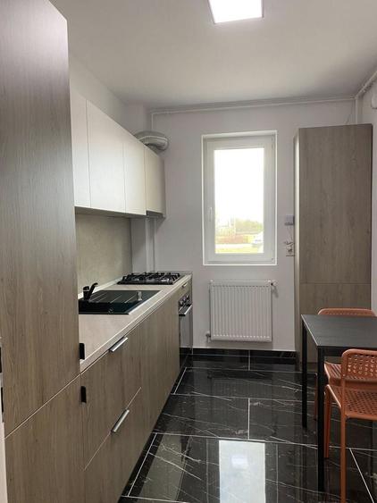 Apartament cu 2 camere decomandat, mobilat în Girocului