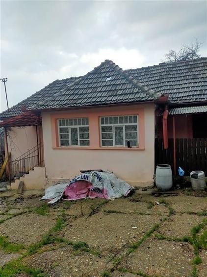 Casă individuală cu 3 camere cu Teren 2650 Mp în Burzuc