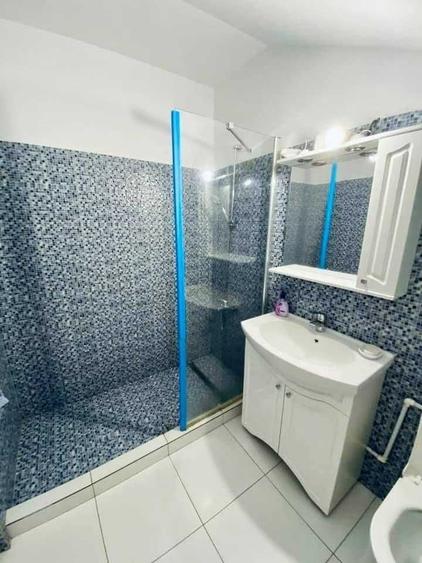 Apartament cu 3 camere semidecomandat în Bună Ziua