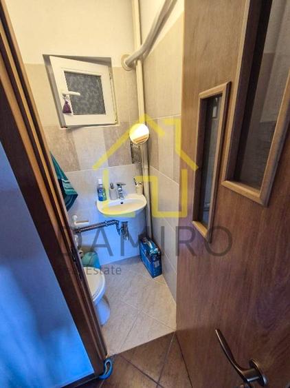 Apartament cu 3 camere decomandat, mobilat în Titan